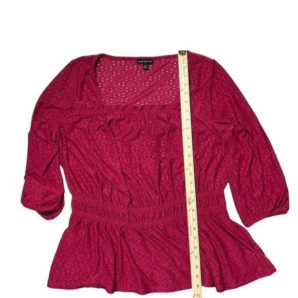 Lane Bryant Women’s pink eyelet 3/4 sleeve top size 14/16 - Picture 2 of 7